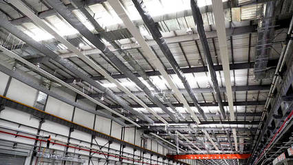 吊顶辐射板作为一种新型的高大空间采暖设备,越来越受到市场的青睐